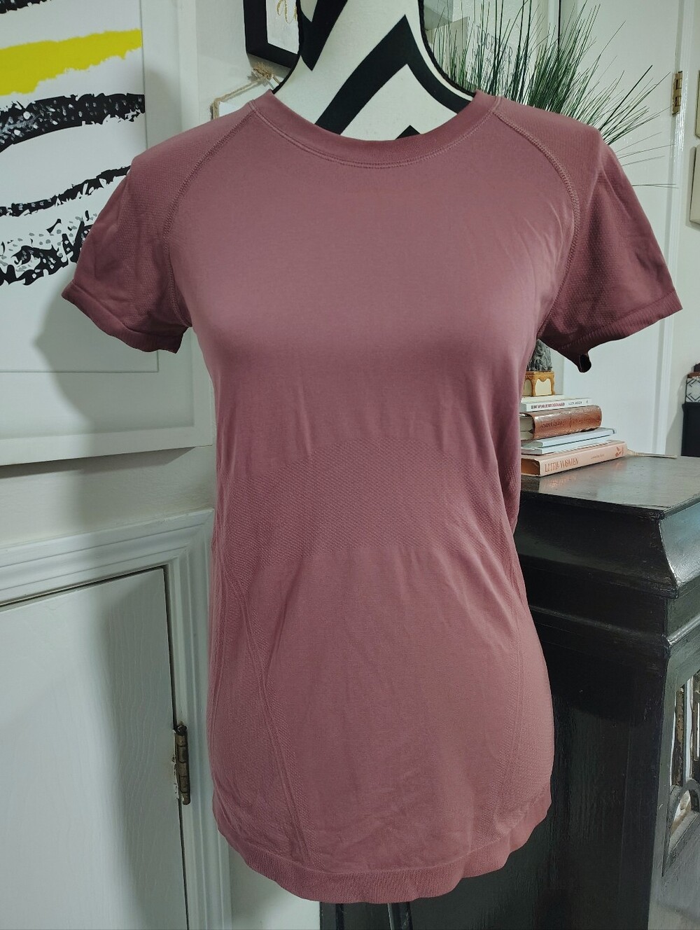 Athleta Momentum Tee Women's Medium Dusty Mauve Athletic Activewear Workout - Picture 2 of 7